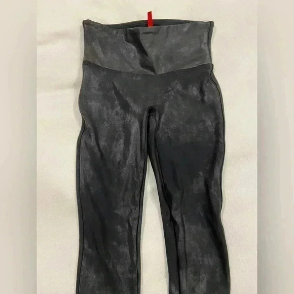 SPANX Pants - Spanx textured black leggings size S
